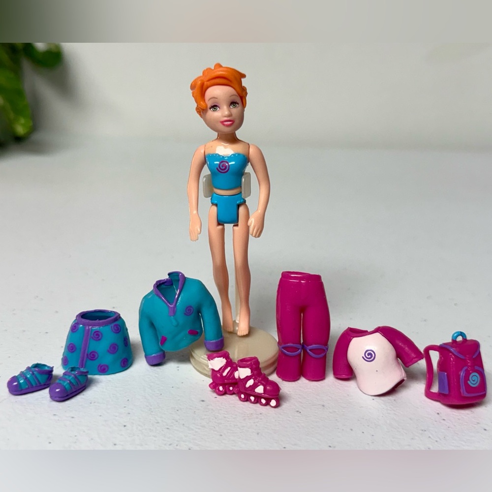 Vintage Polly Pocket Totally Trendy Lea Roller Skater 2000 Doll Set